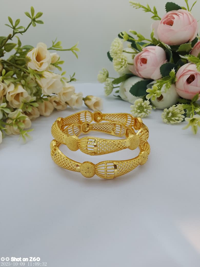 Topmixo Chic Vibe Hand Bangle curi